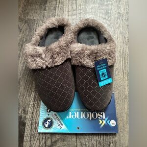 Isotoner slippers Memory Foam Machine Washable Small 6.5/7 Black Faux Fur